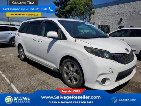 Used 2011 Toyota Sienna SE w/ Preferred Pkg image 5