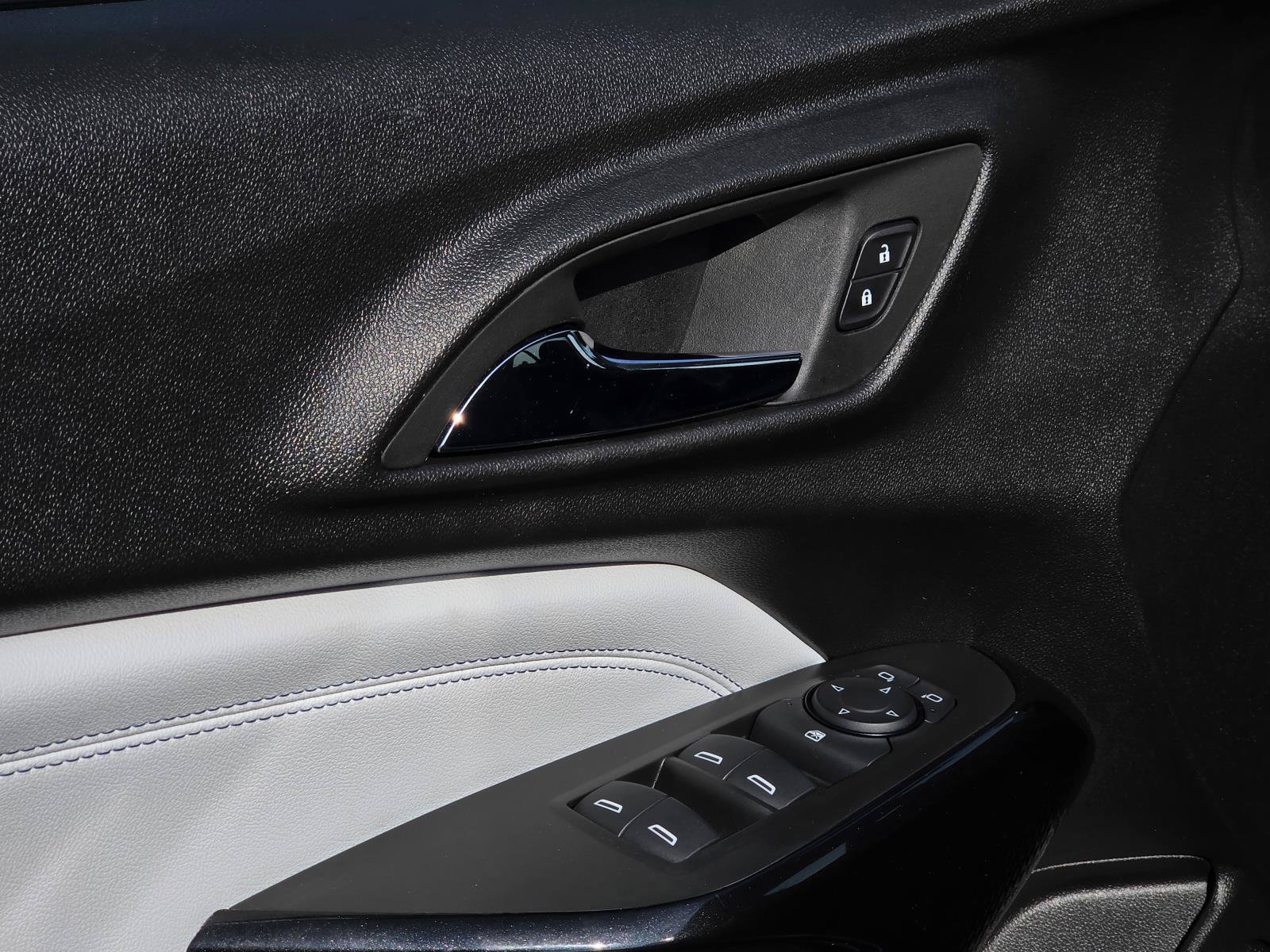 Used 2026 Chevrolet Trax LT FWD image 29