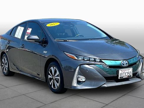 Used 2017 Toyota Prius Prime Advanced FWD image 2