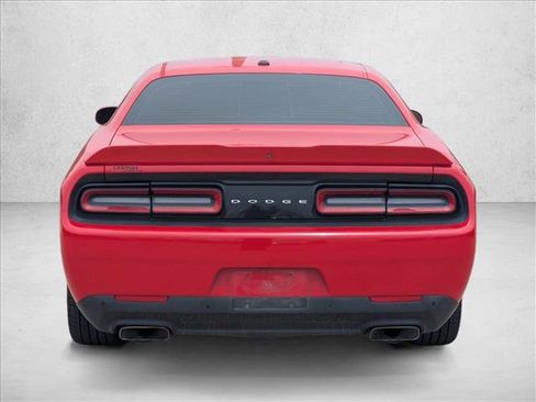 Used 2019 Dodge Challenger R/T RWD image 7