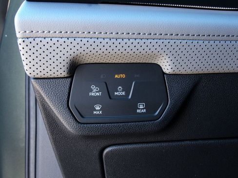 New 2026 Volkswagen Atlas Peak Edition AWD/4WD image 13