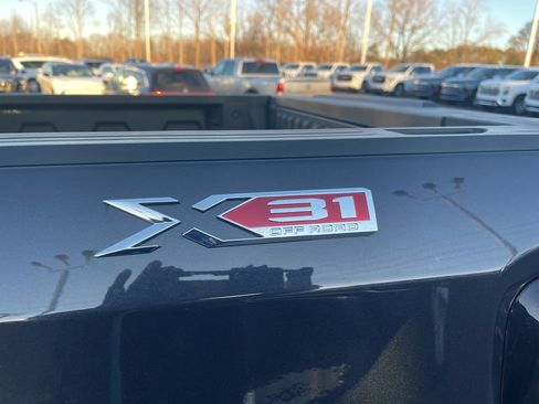 Used 2025 GMC Sierra 1500 SLT w/ SLT Premium Plus Package image 37