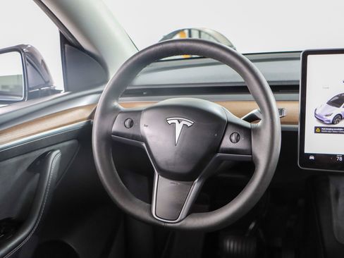 Used 2024 Tesla Model Y Long Range image 12
