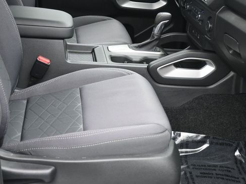 Used 2025 Nissan Frontier SV image 7