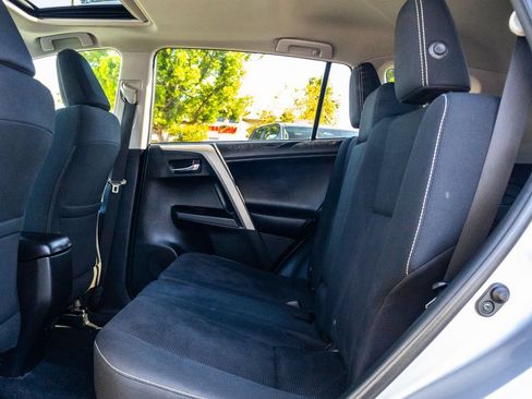Used 2016 Toyota RAV4 XLE FWD image 14