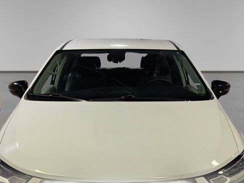 Used 2024 Chrysler Pacifica Touring-L image 13