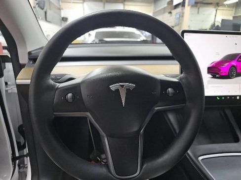 Used 2023 Tesla Model Y Long Range image 7