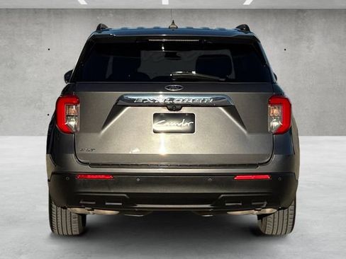 Used 2022 Ford Explorer XLT image 6