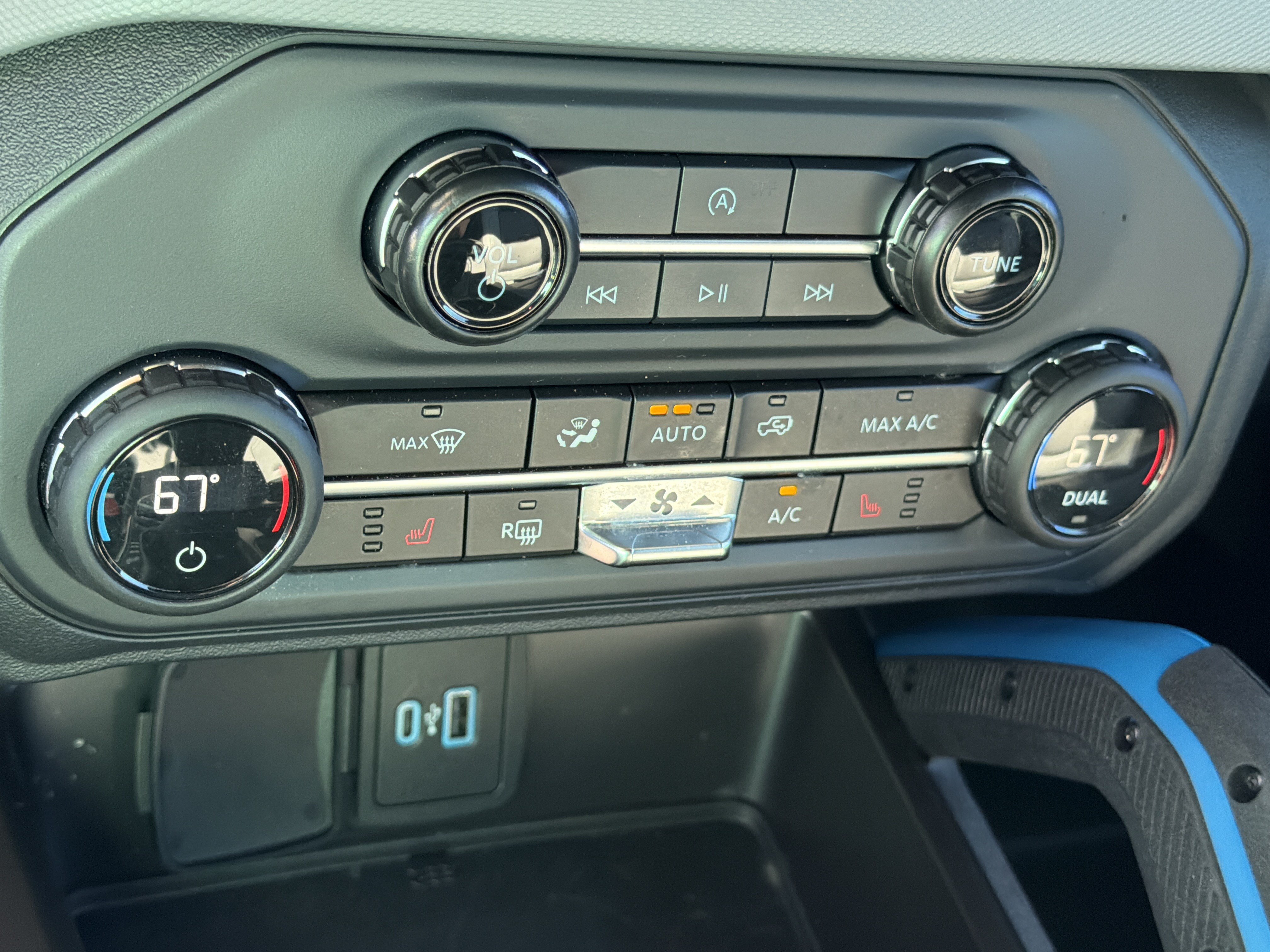 Used 2024 Ford Bronco Black Diamond AWD/4WD image 32