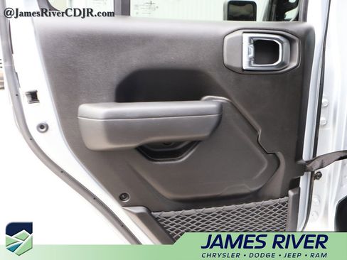 Used 2023 Jeep Wrangler Unlimited w/ Cold Weather Group AWD/4WD image 16