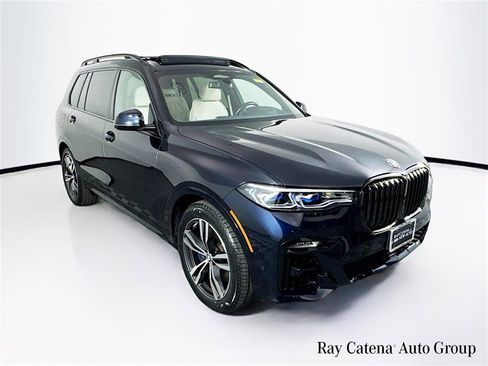 Used 2022 BMW X7 M50i image 1