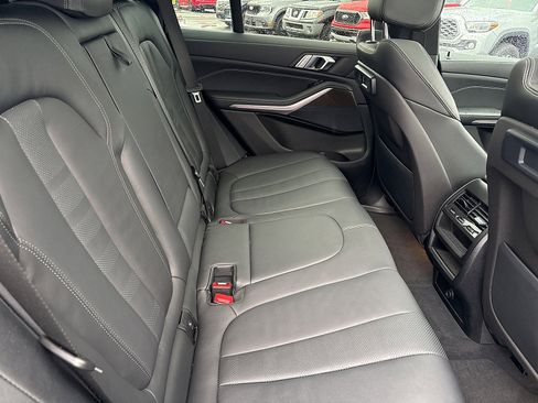 Used 2022 BMW X5 xDrive40i w/ Parking Assistance Package image 8
