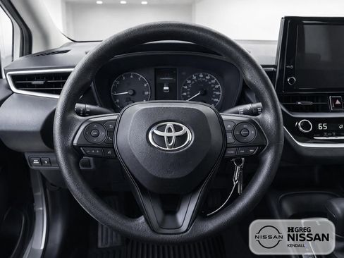 Used 2025 Toyota Corolla LE image 8