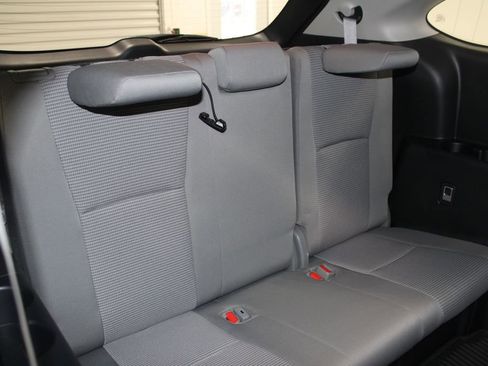 Used 2023 Toyota Highlander LE image 32