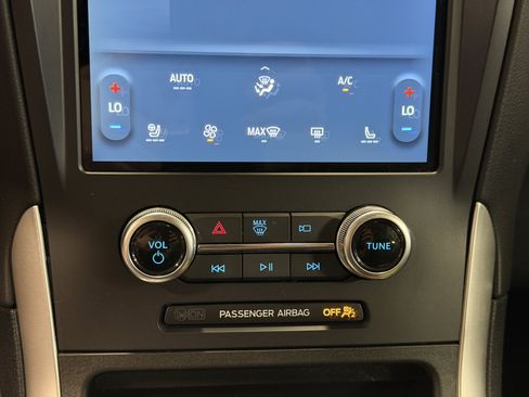 Used 2024 Ford Edge SEL w/ Convenience Package AWD/4WD image 10