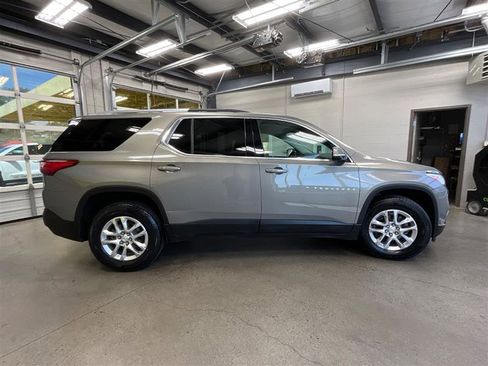 Used 2018 Chevrolet Traverse LT FWD image 6