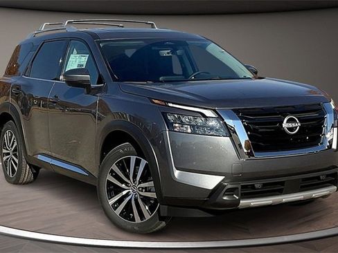 New 2025 Nissan Pathfinder Platinum w/ Cargo Package image 2