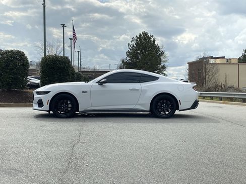 Used 2024 Ford Mustang GT Premium image 14