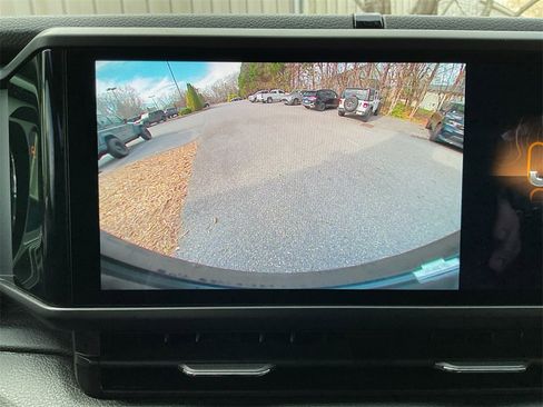 Used 2025 Jeep Wrangler Sport image 22