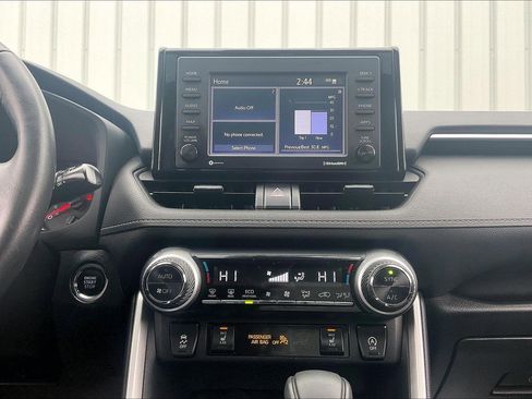 Used 2022 Toyota RAV4 XLE w/ Convenience Package image 38