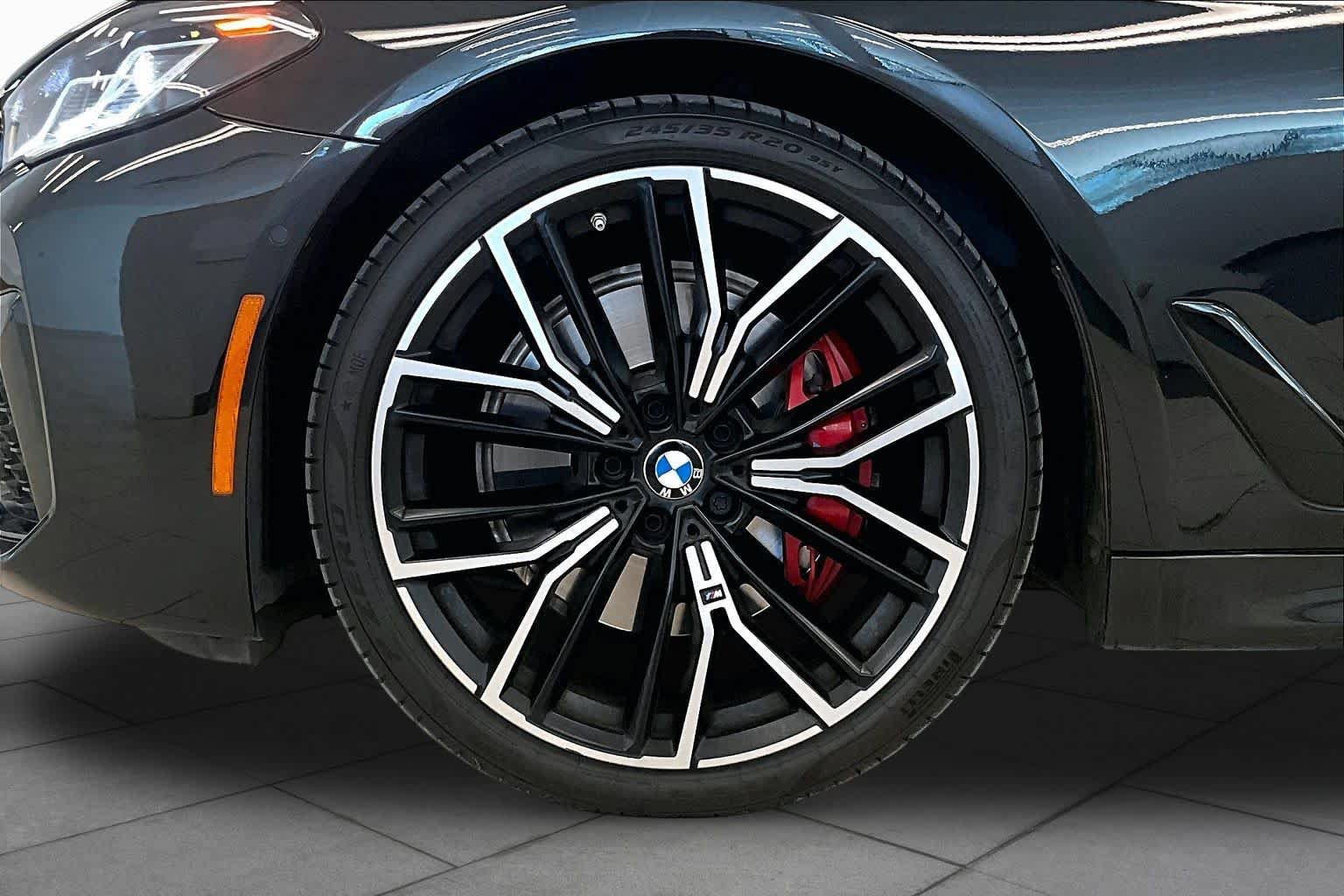 Used 2023 BMW 530i w/ M Sport Package RWD image 9