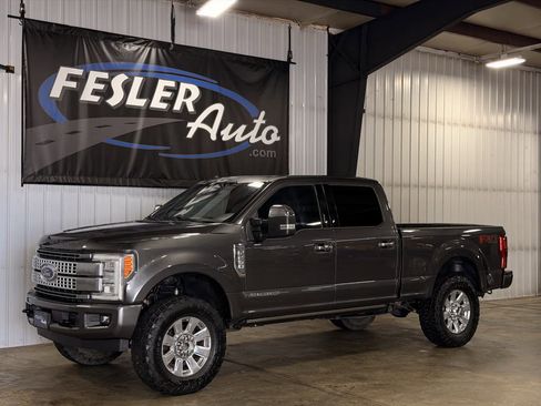 Used 2017 Ford F250 Platinum w/ Platinum Ultimate Package AWD/4WD image 14
