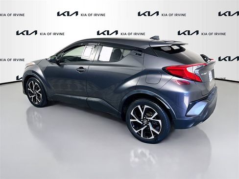 Used 2018 Toyota C-HR XLE image 5