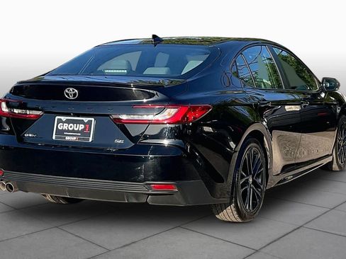 Used 2025 Toyota Camry SE FWD image 13