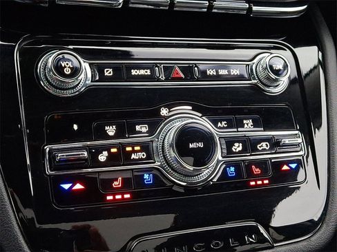 Certified 2022 Lincoln Corsair Reserve w/ Equipment Group 201A image 16