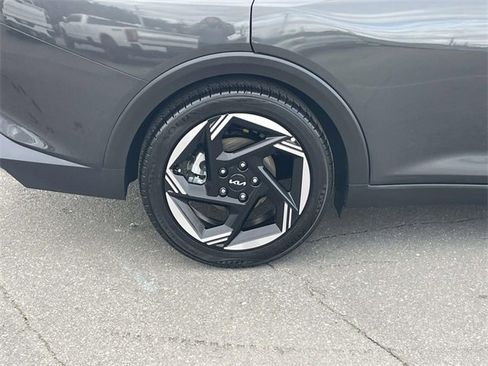 Used 2025 Kia K4 EX image 9