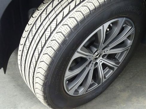 Used 2024 Mercedes-Benz GLC 300 image 38