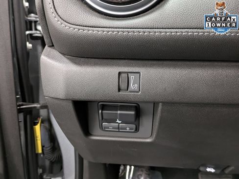 Used 2023 Chevrolet Colorado LT w/ LT Convenience Package III AWD/4WD image 22