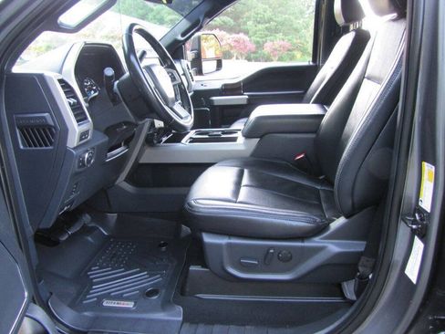 Used 2022 Ford F250 Lariat w/ Lariat Value Package AWD/4WD image 12