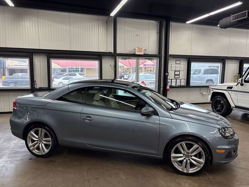 Used 2012 Volkswagen Eos Executive image 22