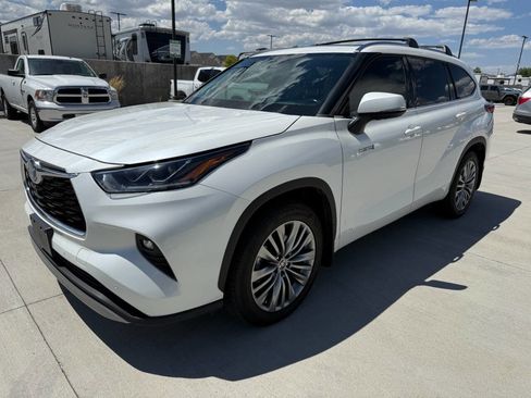 Used 2021 Toyota Highlander Platinum image 7
