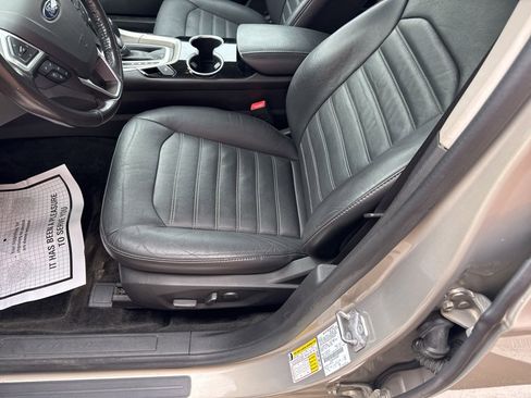 Used 2015 Ford Fusion SE w/ Equipment Group 502A FWD image 17