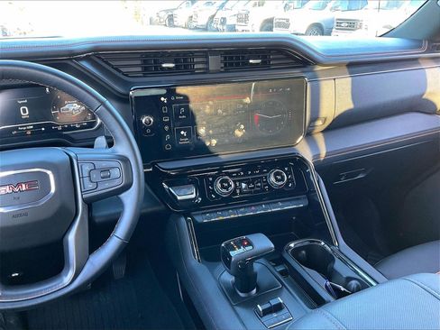 Used 2023 GMC Sierra 1500 AT4 w/ AT4 Premium Package image 17