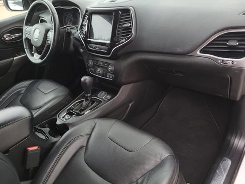 Used 2019 Jeep Cherokee Limited FWD image 8