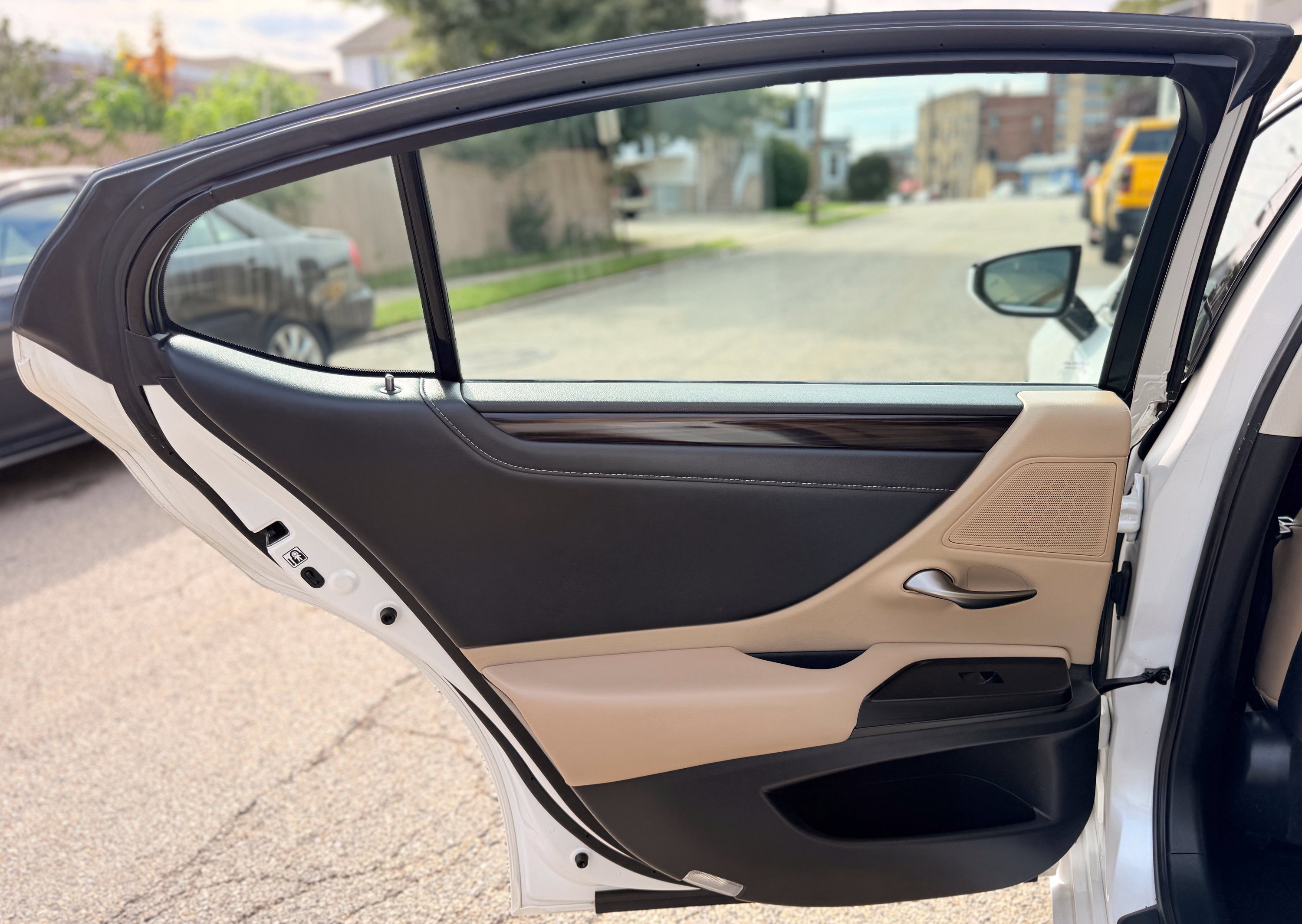 Used 2020 Lexus ES 350 w/ Premium Package FWD image 16