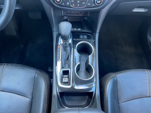 Used 2023 Chevrolet Equinox Premier AWD/4WD image 22