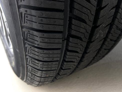 Used 2025 Toyota Camry XLE w/ Premium Plus Package image 29