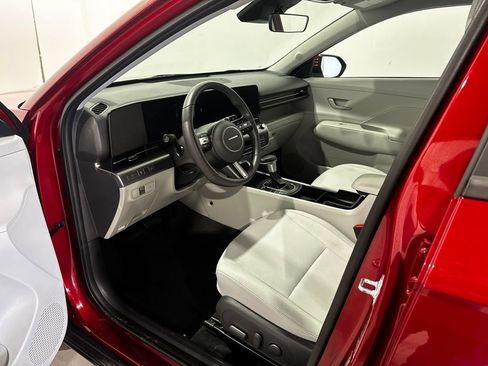Used 2025 Hyundai Kona SEL FWD image 16