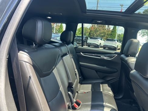 Used 2022 Cadillac XT6 Premium Luxury FWD image 15