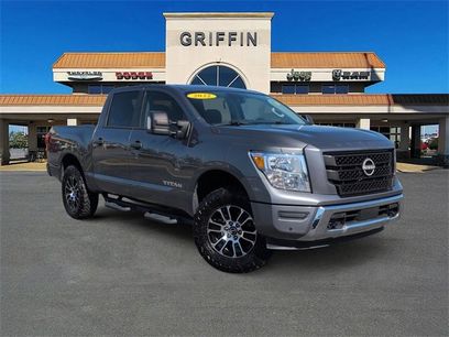 Used 2023 Nissan Titan SV w/ SV Convenience Package