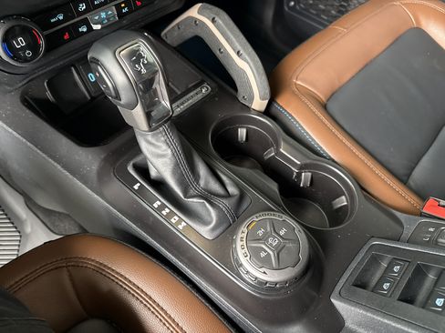 Used 2024 Ford Bronco Outer Banks AWD/4WD image 25