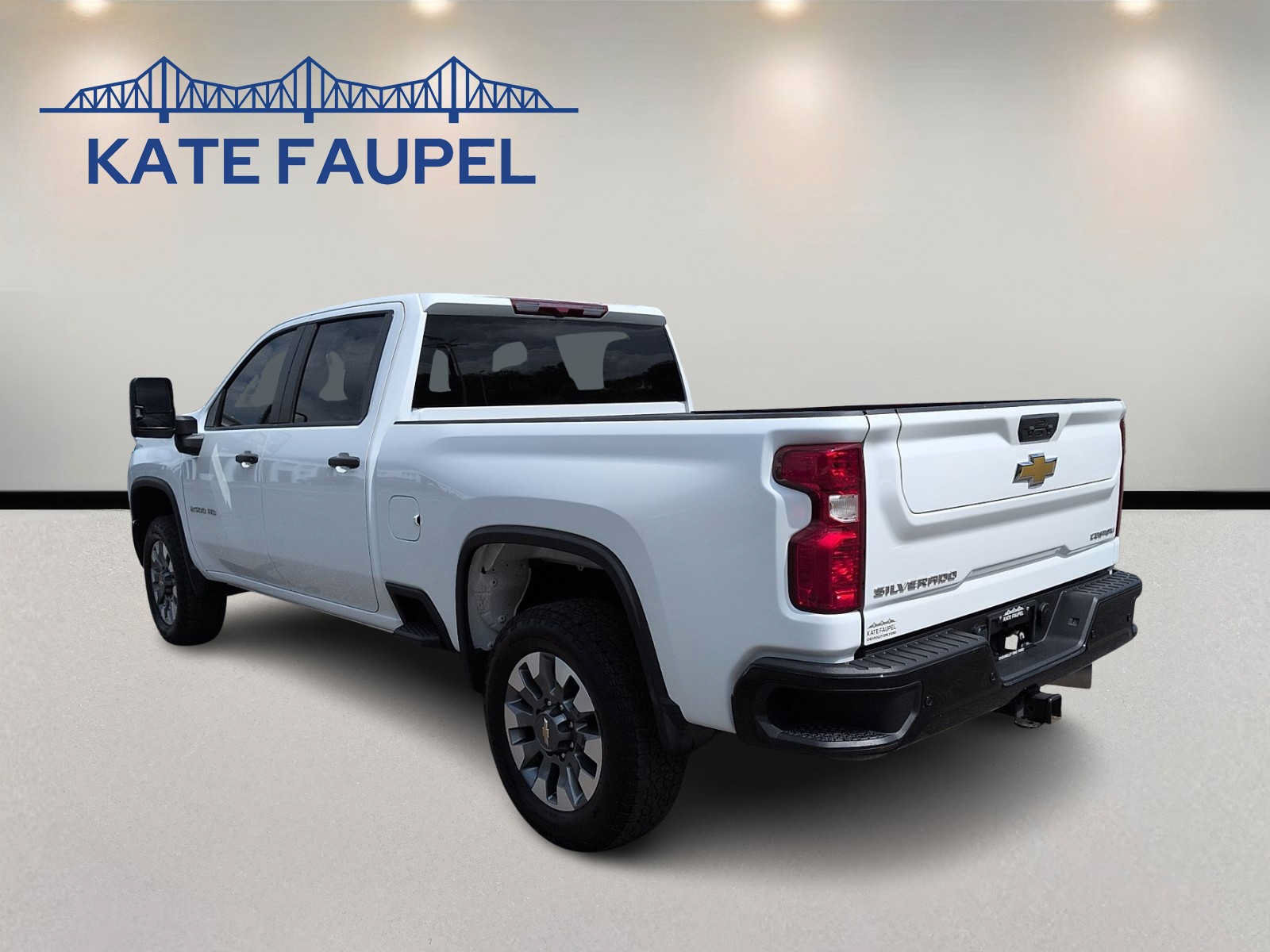 Used 2024 Chevrolet Silverado 2500 Custom w/ Custom Value Package AWD/4WD image 5