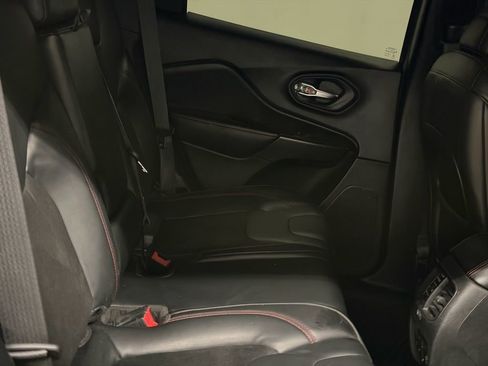 Used 2020 Jeep Cherokee Trailhawk w/ Comfort/Convenience Group image 25