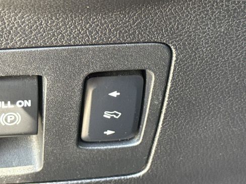 Used 2018 Ford F150 XLT w/ Equipment Group 302A Luxury AWD/4WD image 16