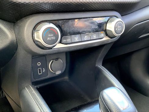 Used 2020 Nissan Kicks SV image 34