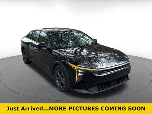 Used 2025 Kia K4 FWD image 1